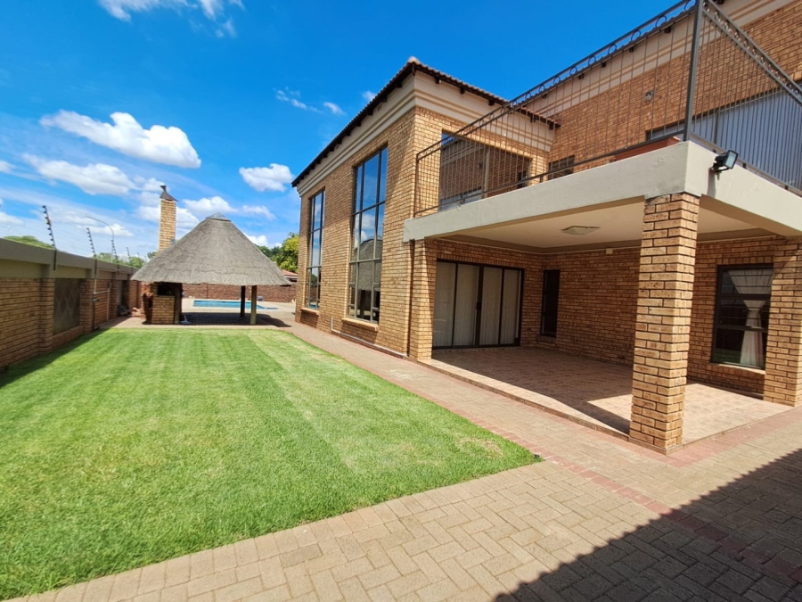 4 Bedroom Property for Sale in Roylglen Gardens Northern Cape